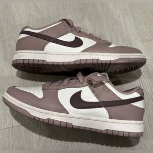 Women’s Nike Dunks low size 9 Diffused Taupe